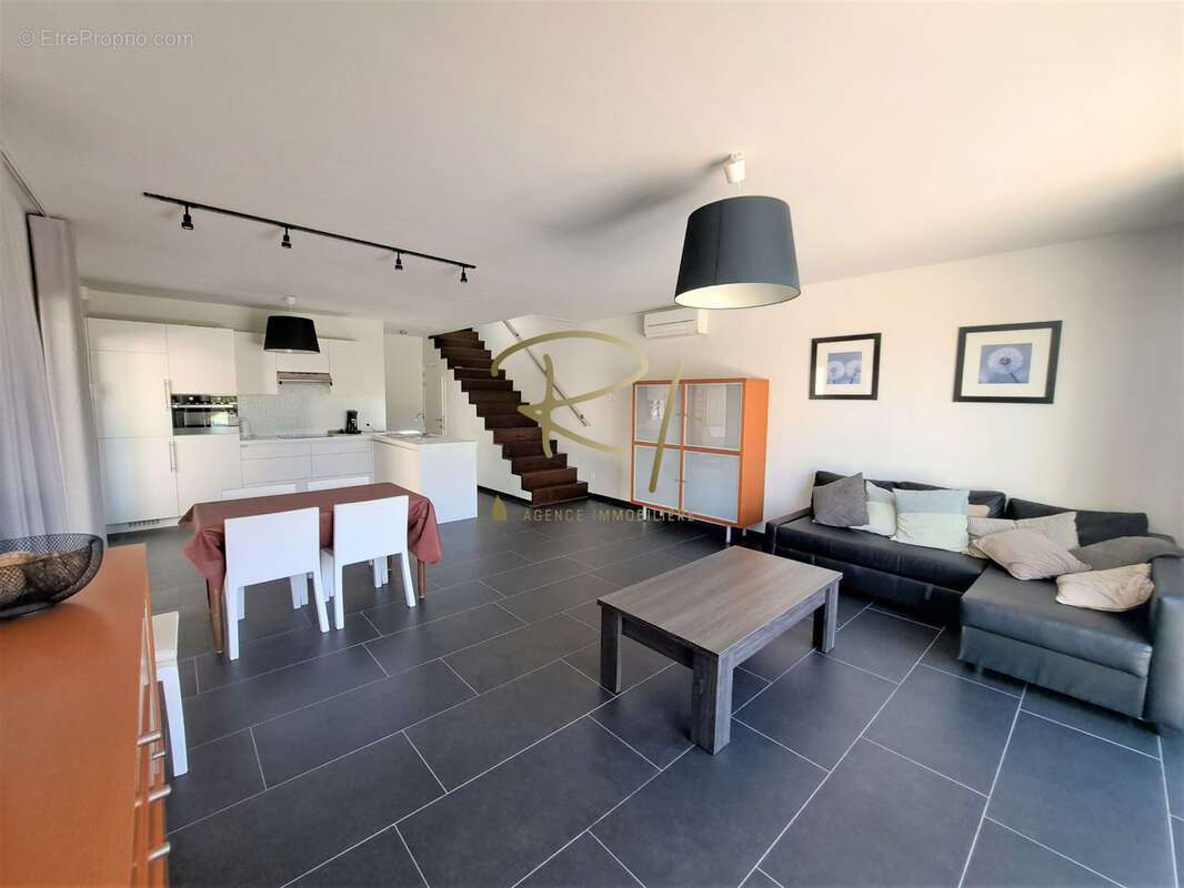 Maison à RUOMS