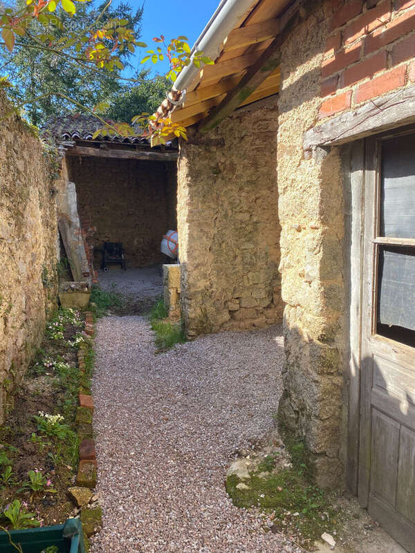 Maison à COGNAC-LA-FORET