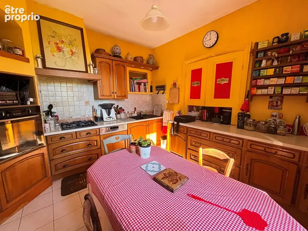 Maison 8 pieces 170 m² saint-jodard - photo 2