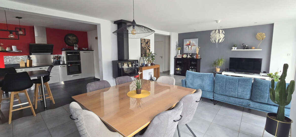 Maison à LE TREVOUX