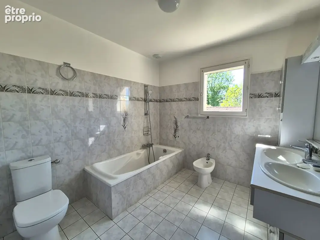Maison 121m² à tossiat - photo 8