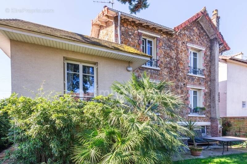 Maison à SARTROUVILLE