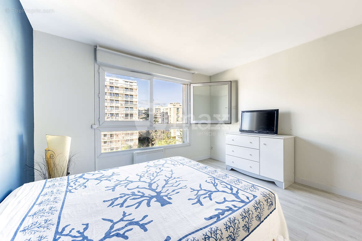 Appartement à COURBEVOIE