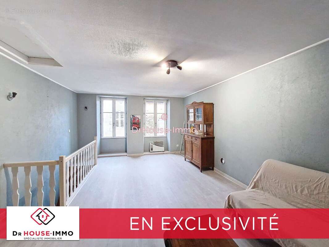 Maison à CHAMPDENIERS-SAINT-DENIS