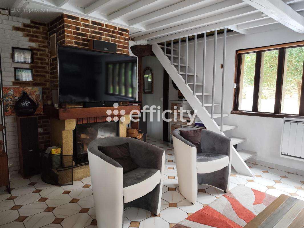 Maison à SAINTE-GAUBURGE-SAINTE-COLOMBE