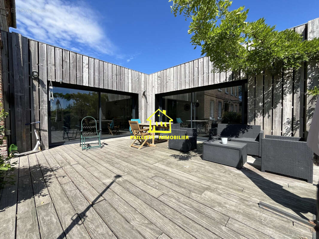 Maison 212 m² à Saint-Eustache-La-Foret  - photo 2