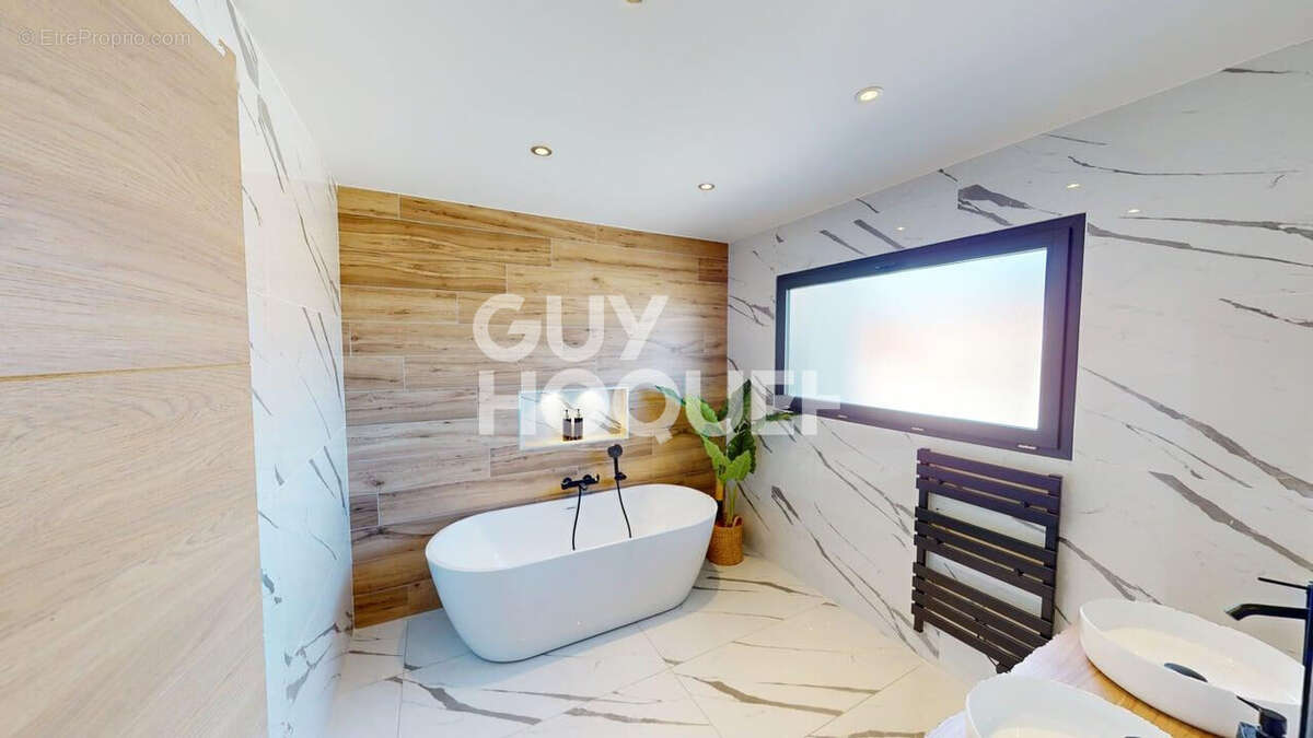 THUIR, à vendre maison récente contemporaine, 5 pièces avec garage, jardin et piscine. - photo 10