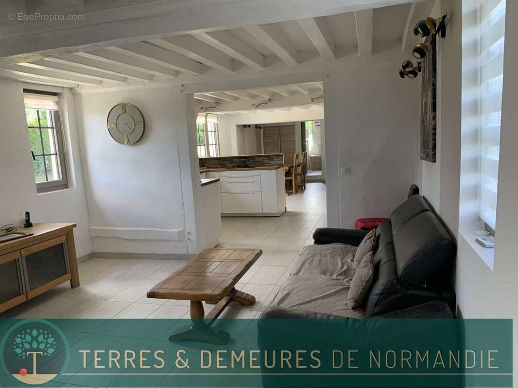 Région VIMOUTIERS (ORNE) Maison en colombages au sein d'un village - photo 11