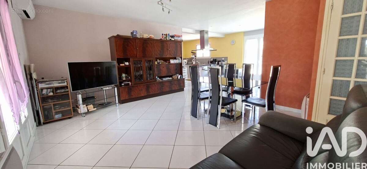 Maison 199 m² à Saint-Martin-Le-Vieil  - photo 9