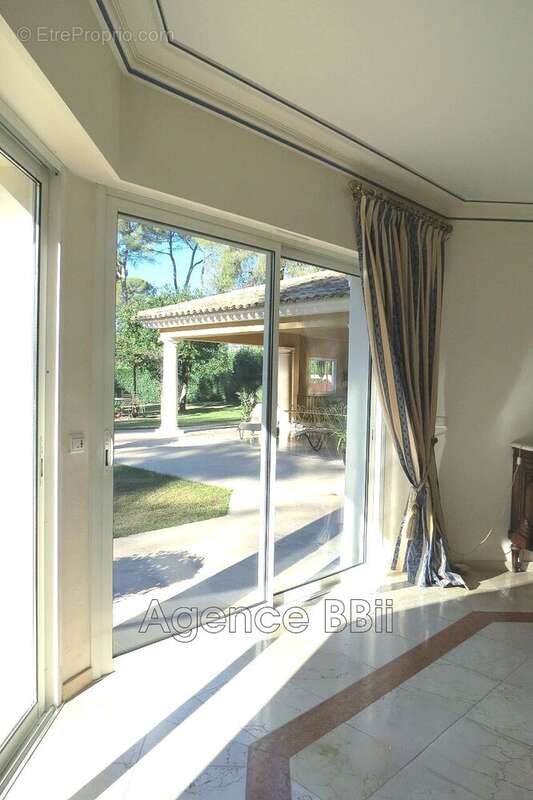 Maison 500 m² à Mougins  - photo 6