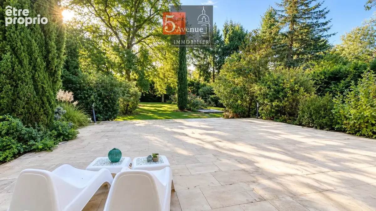 Maison située dans le domaine du lys de 245m2 3000m2 de terrain - photo 3