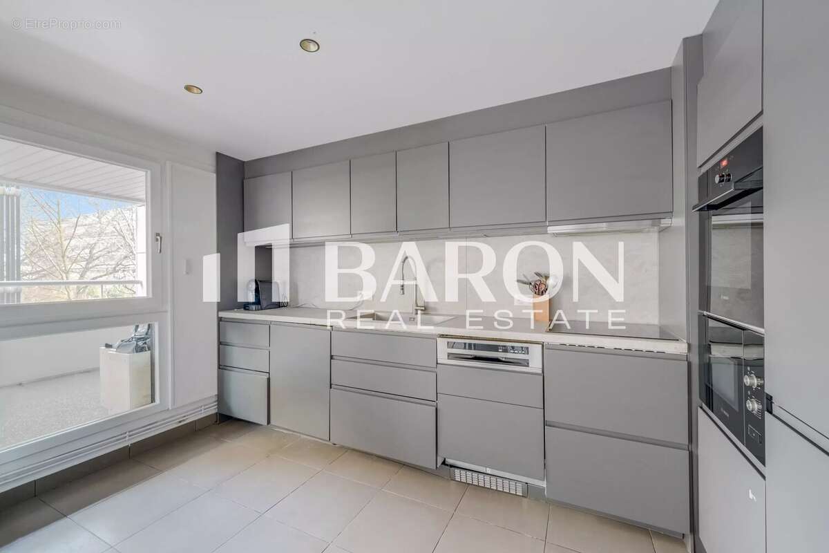 Appartement à LEVALLOIS-PERRET