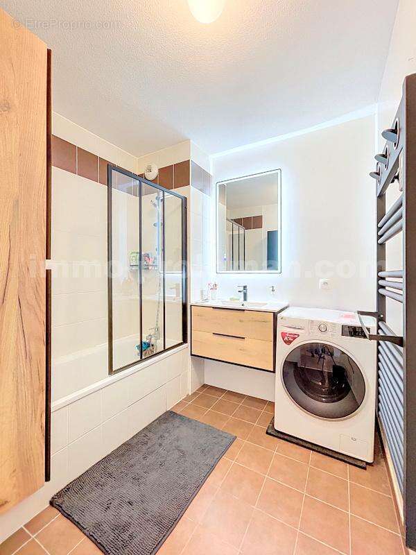 Appartement_T3_Ville-la-Grand_hyper_centre__proche_frontieres_Suisse_Commerces_Ecoles_Bus_Ceva_Tram_Gare_Cuisine_sejour_ - Appartement à VILLE-LA-GRAND