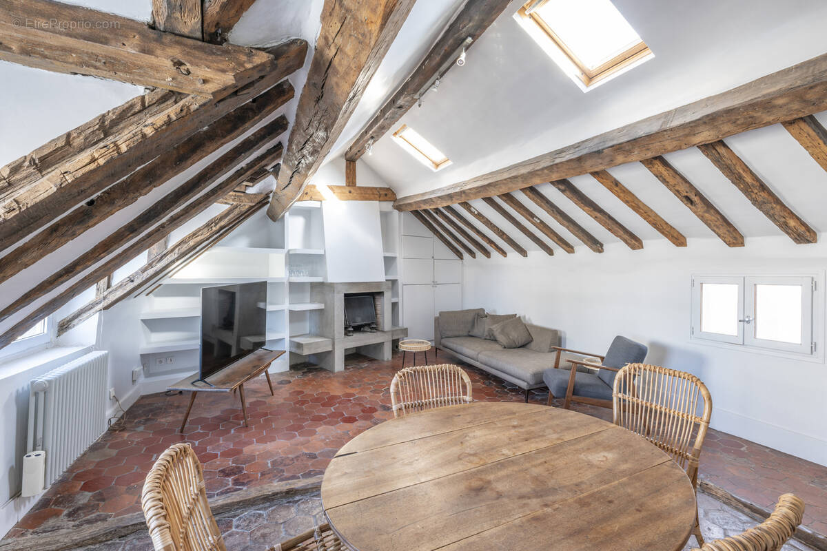 Appartement à PARIS-3E