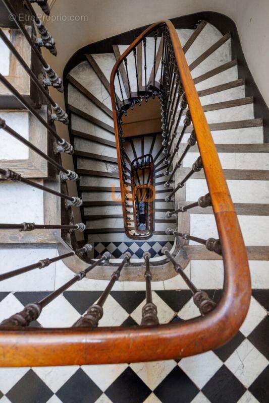 Appartement à MARSEILLE-6E