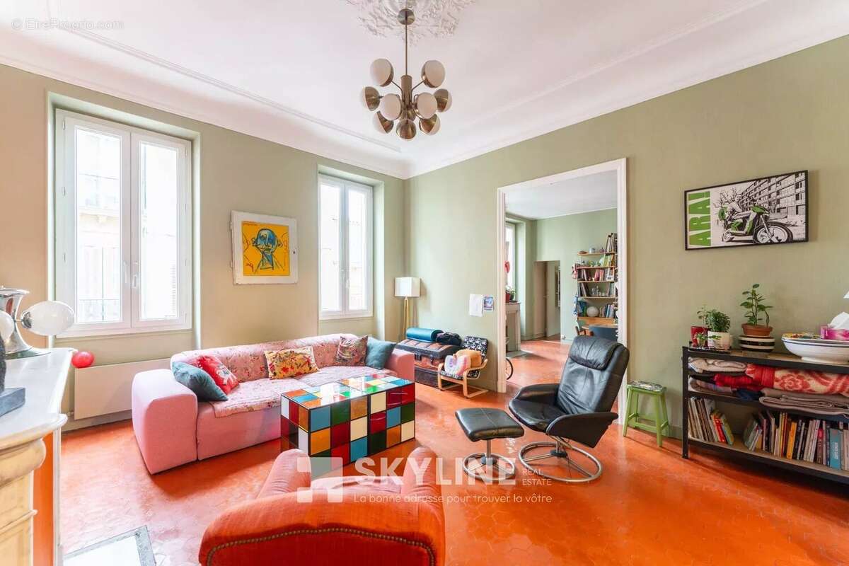 Appartement à MARSEILLE-1E