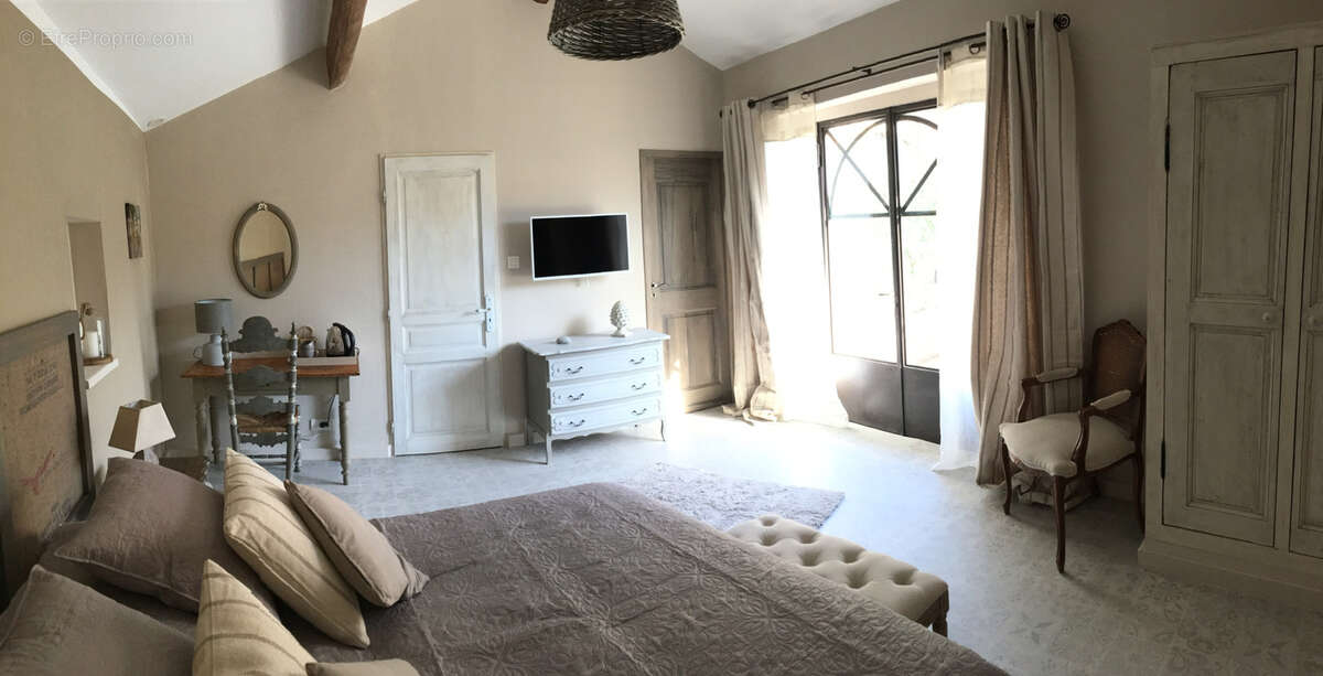 Maison à L'ISLE-SUR-LA-SORGUE