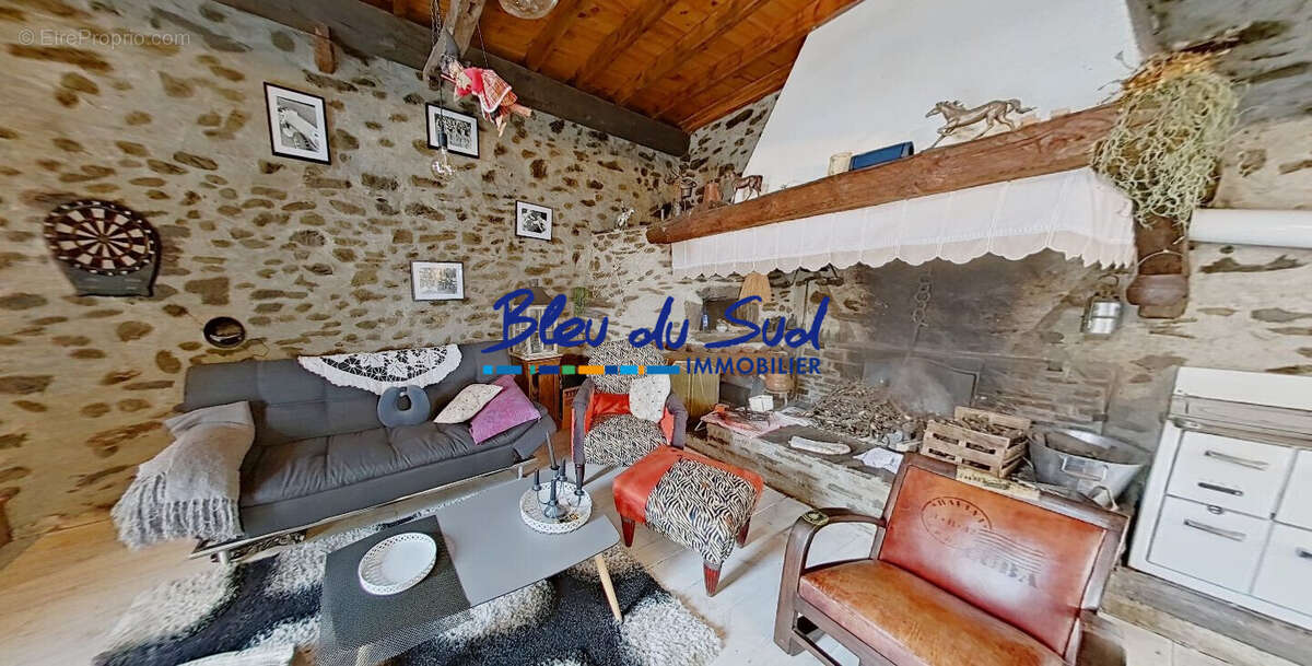 Maison à JUJOLS