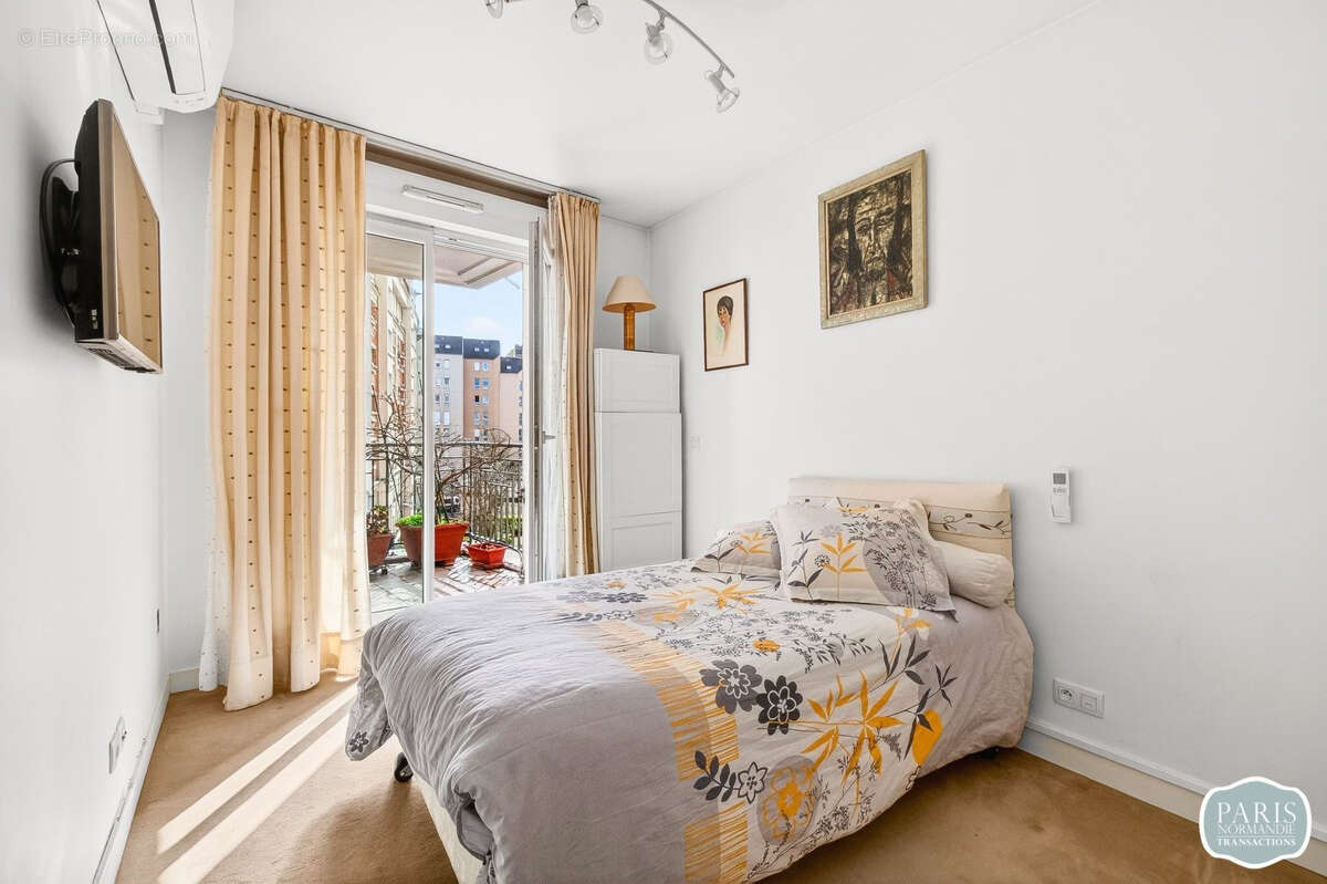 Appartement à COURBEVOIE