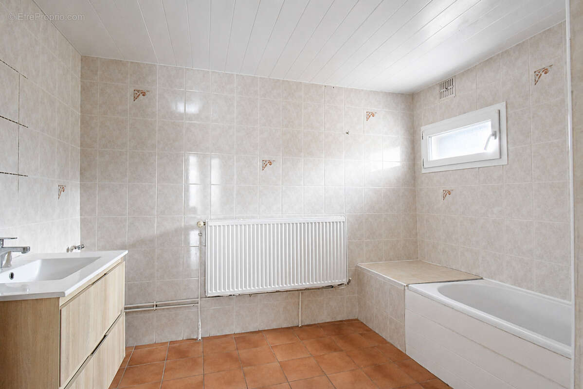 Appartement à COURCELLES-SUR-NIED