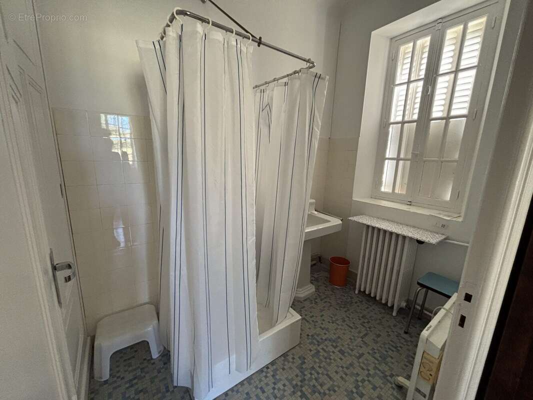 Salle d'eau RDC