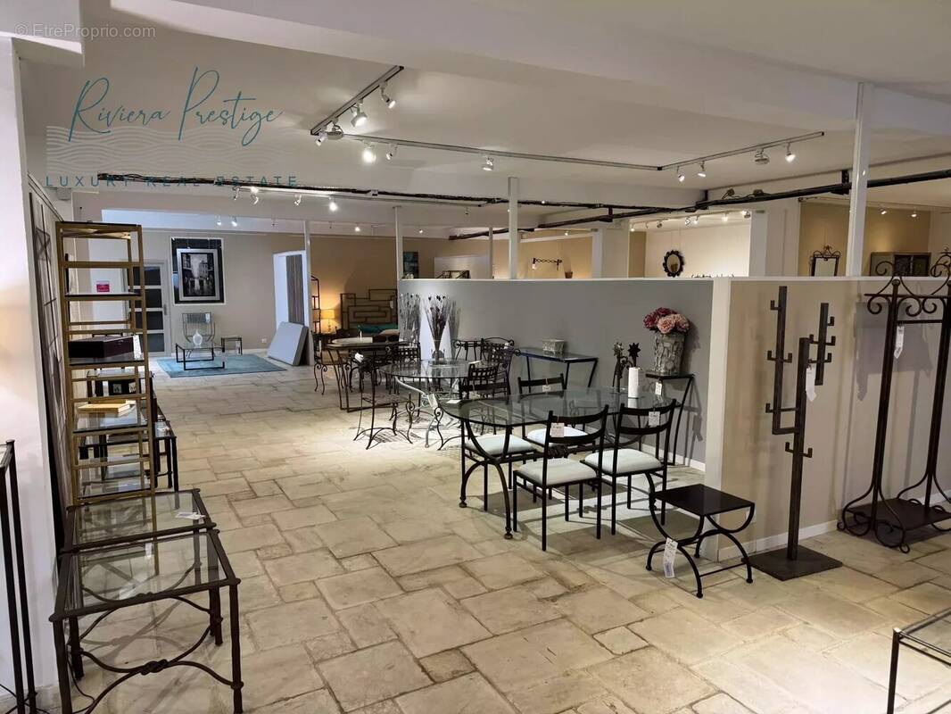 Commerce à MOUANS-SARTOUX