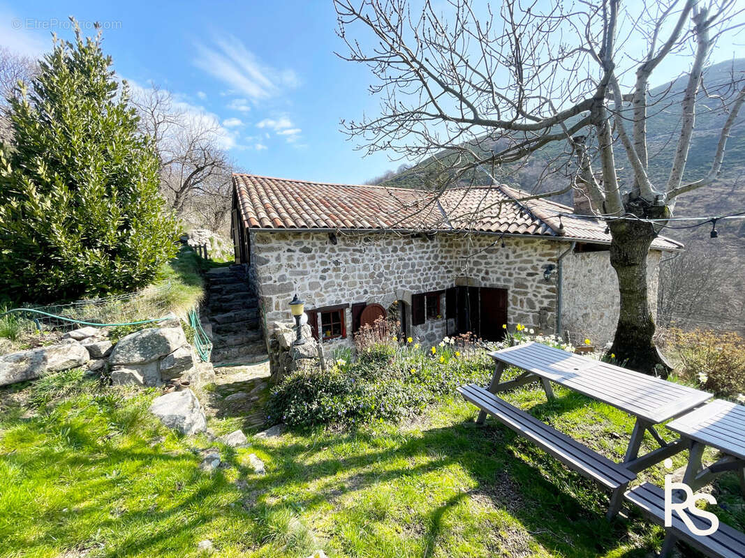 Maison à GENESTELLE