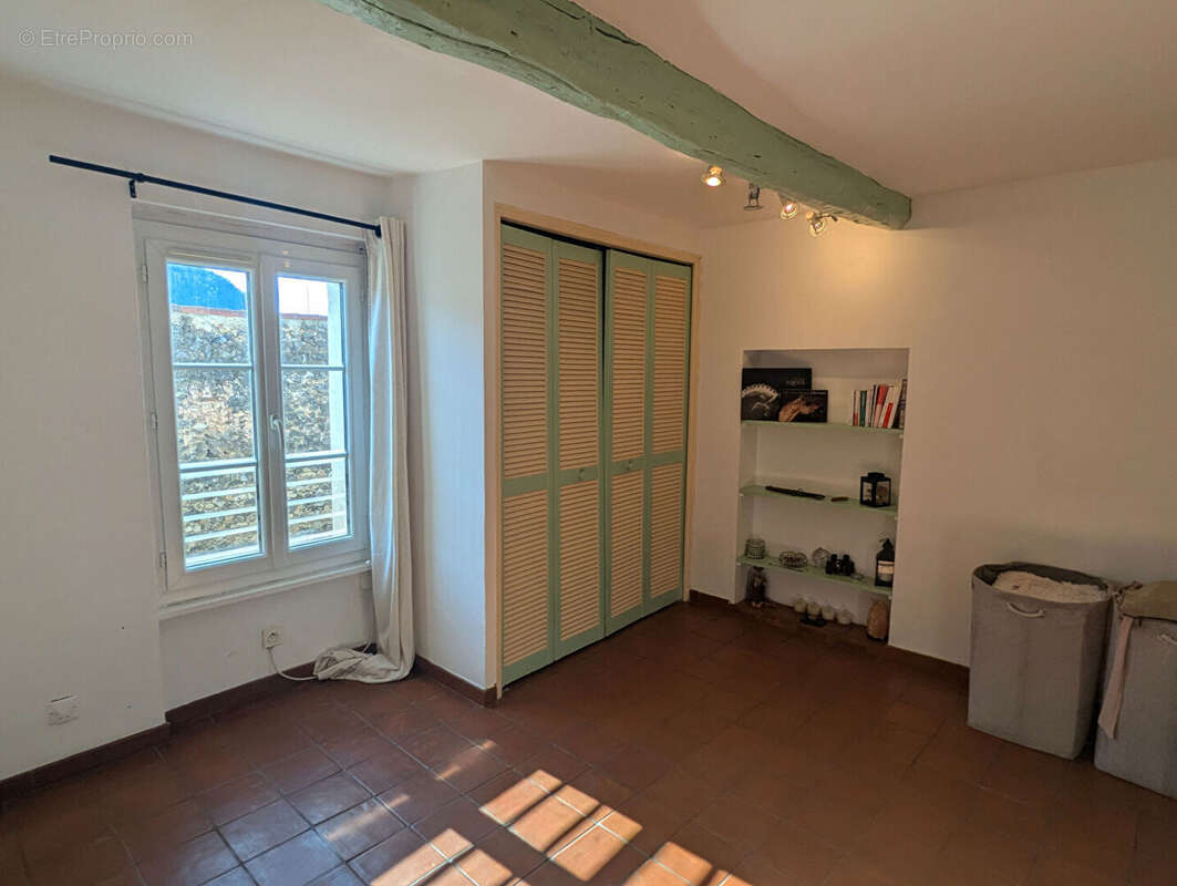 Appartement à SALERNES