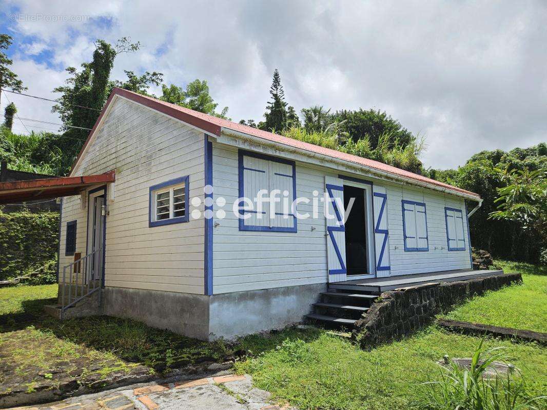 Maison 173 m² à Saint-Claude  - photo 11