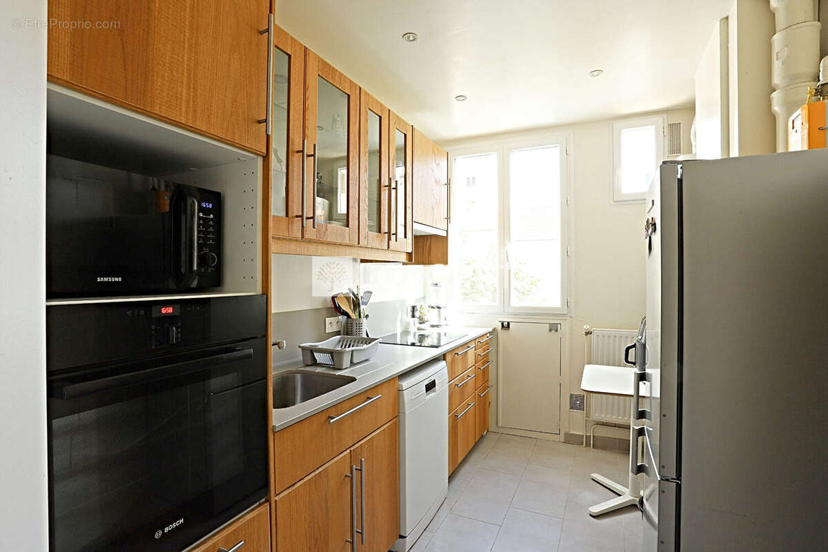Appartement à PARIS-14E