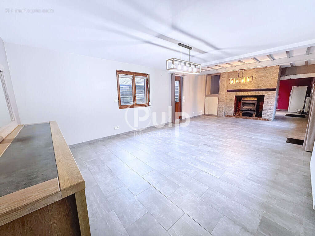 Maison à ESTREES-LES-CRECY