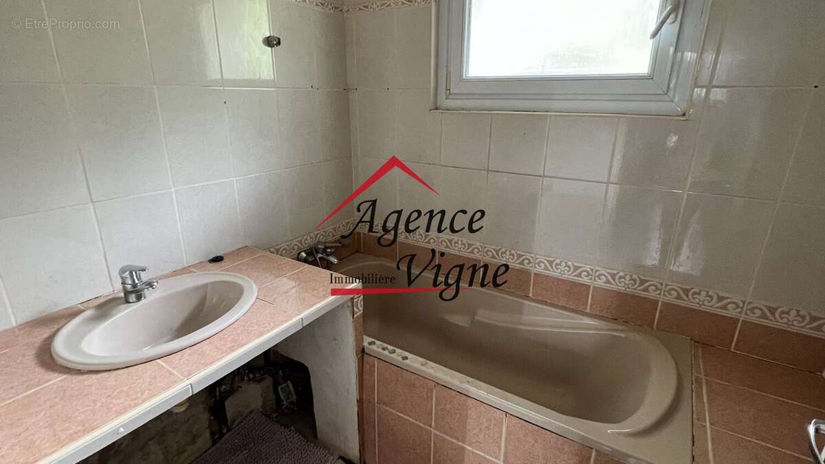 Maison à MOLIERES-SUR-CEZE