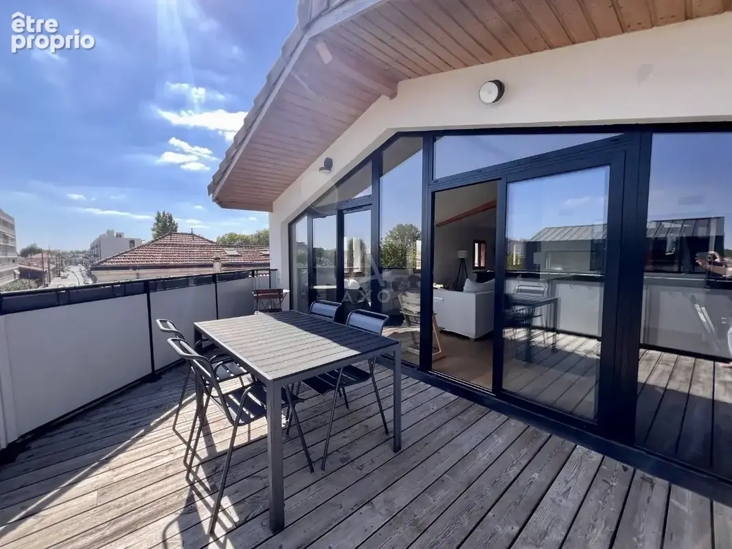 Le bouscat ultra centre - dernier étage - 81m² - 2 chambres - terrasse 15 m² - photo 4