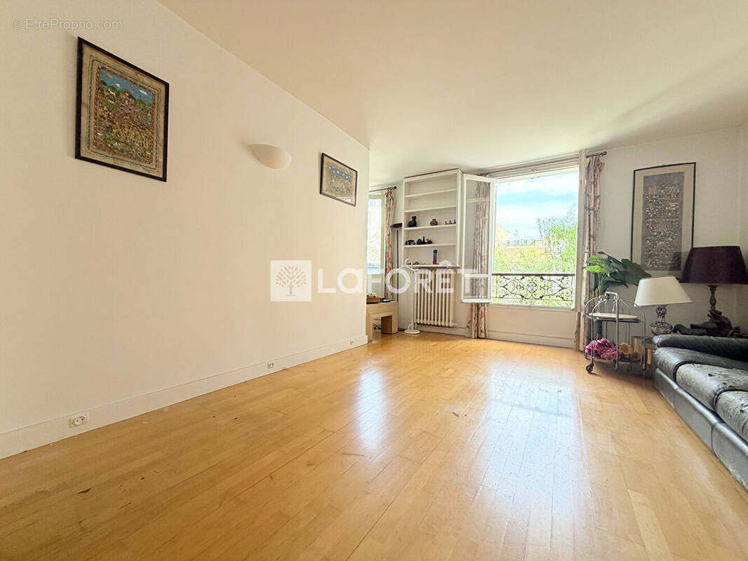 Appartement à MONTROUGE