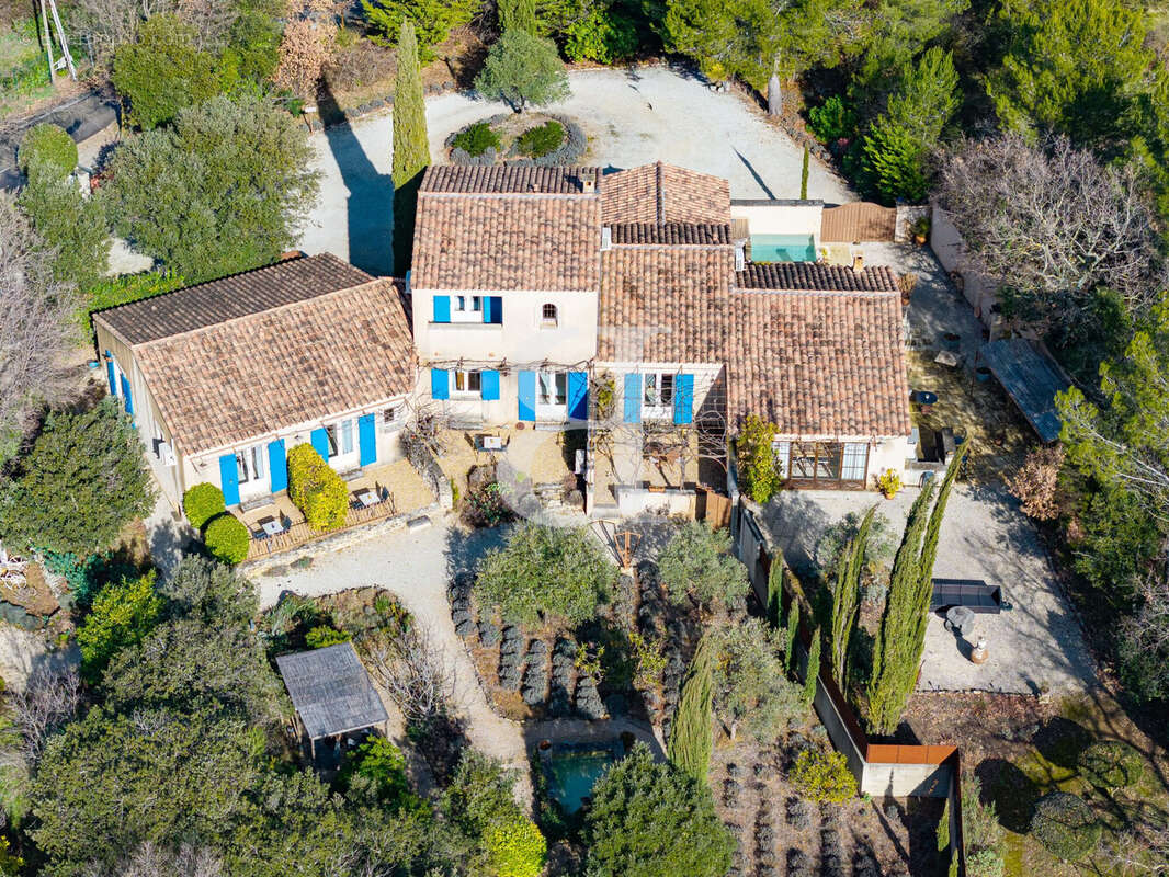 Maison à MENERBES