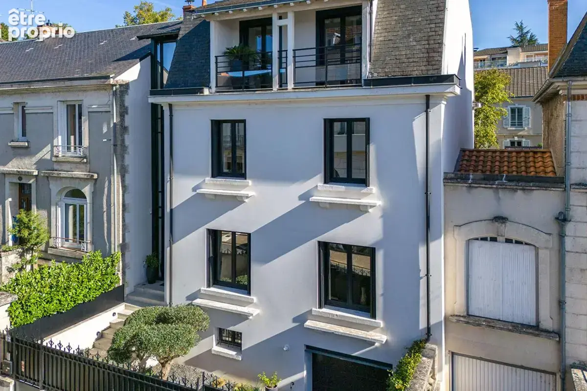Maison 7 pièces 230 m² · à Perigueux · 230 m² · 799 000 €