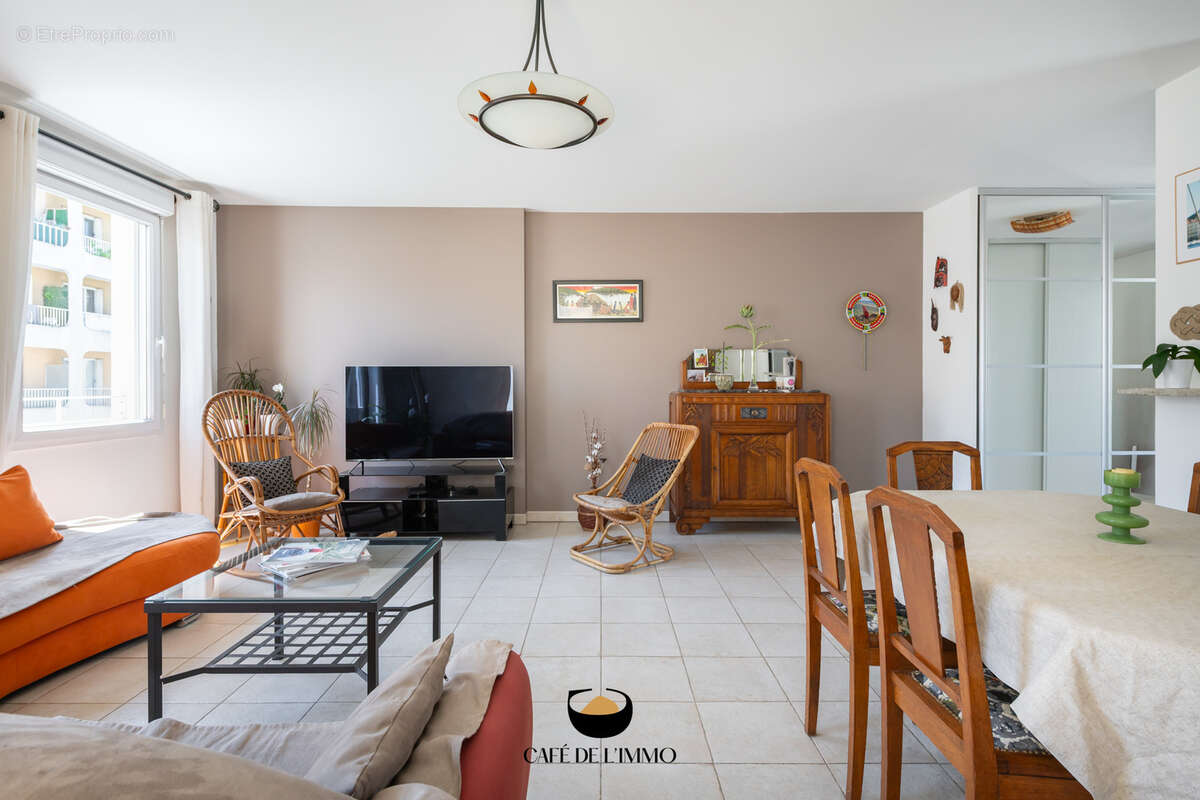 Appartement à MARSEILLE-4E