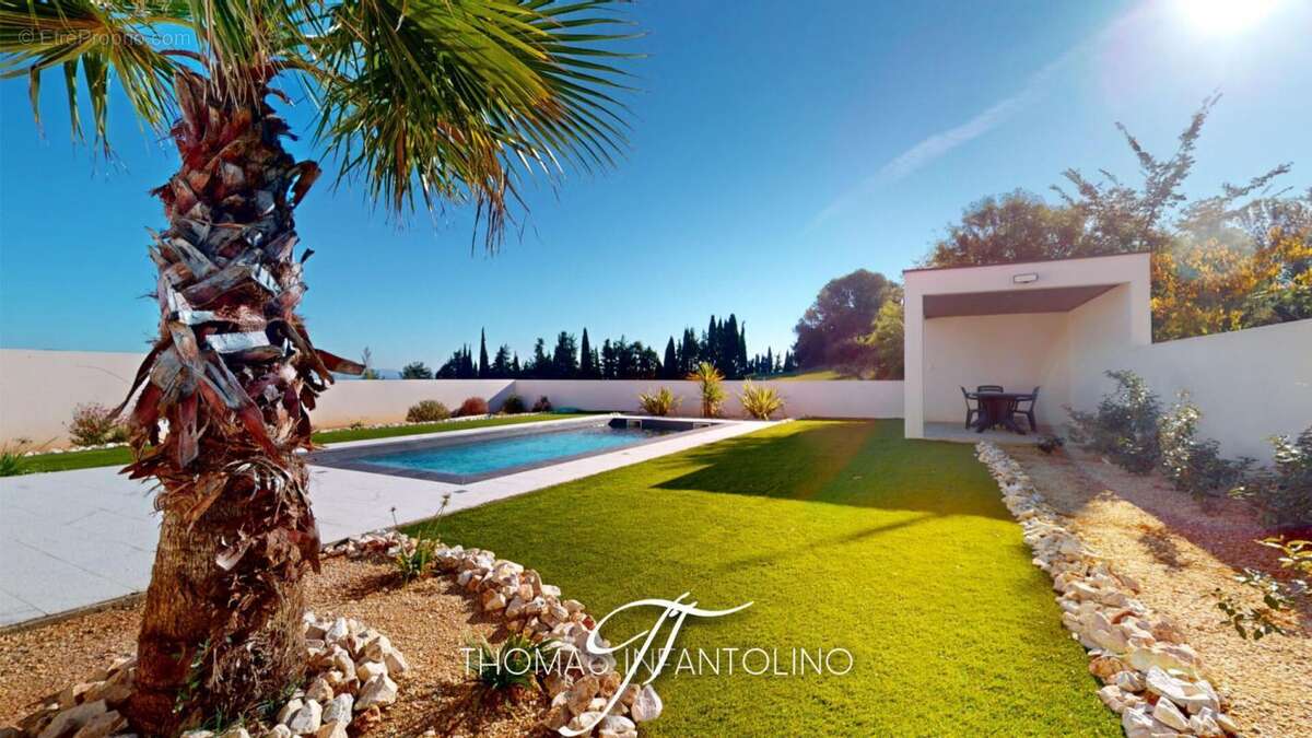 Villa d'architecte 175 m2 - piscine - vue montagne noire - garage - photo 4