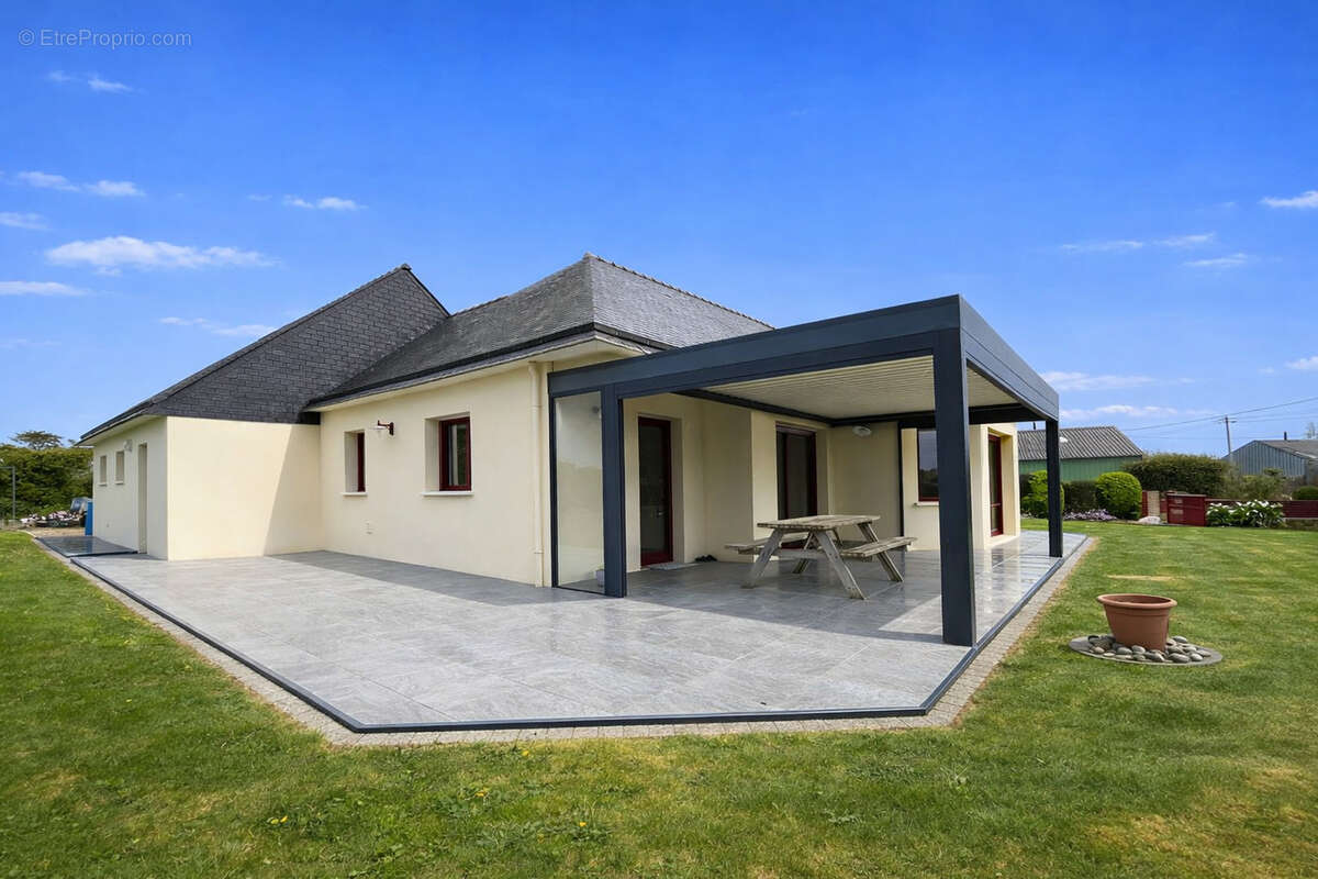 Maison à PLOUNEVEZ-LOCHRIST