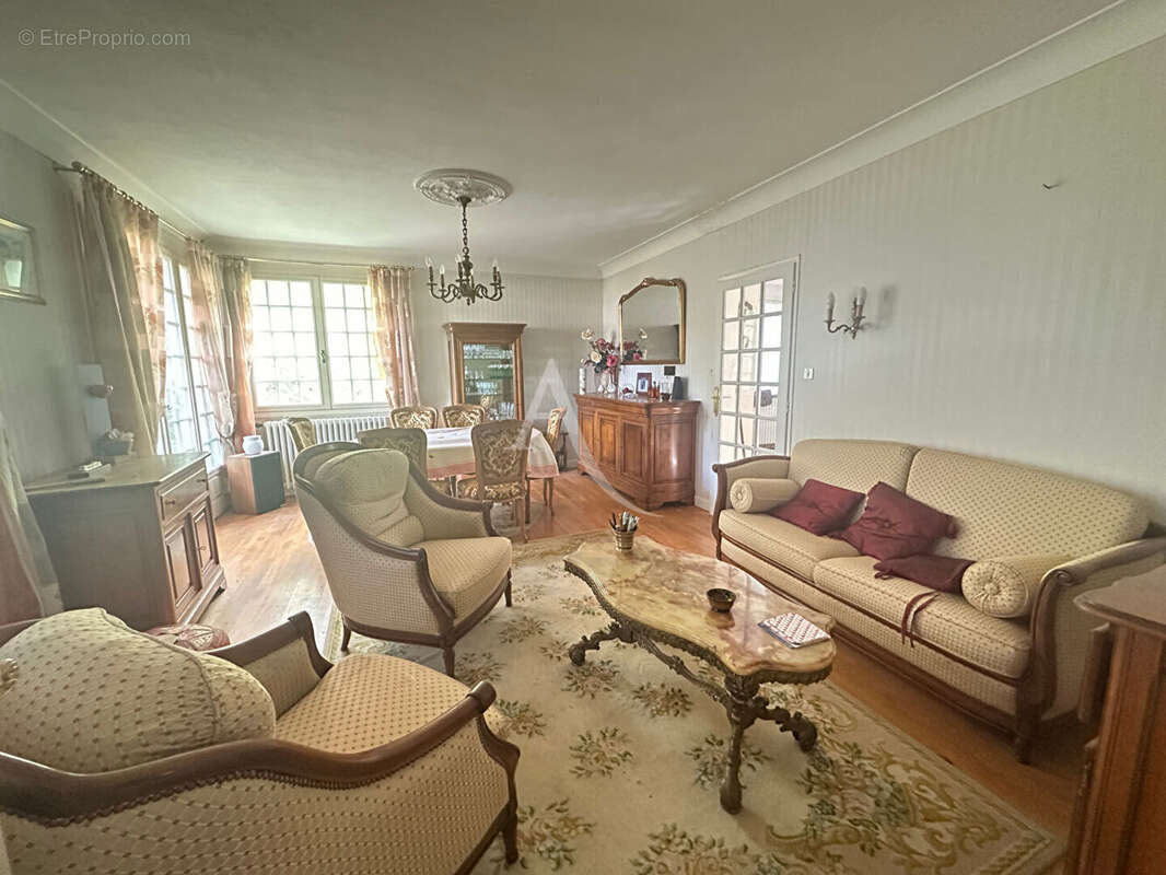 Maison à rénover 4 chambres à vendre en plein centre d'Aizenay - photo 2