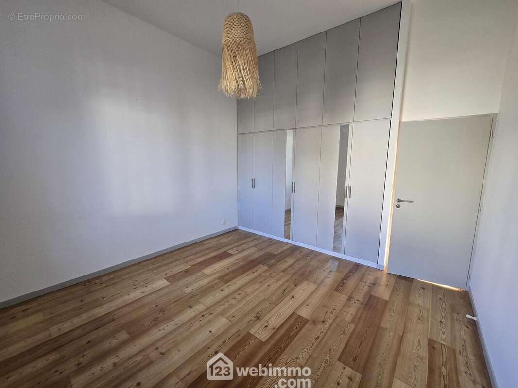 À l&#039;étage nous trouvons 3 chambres - Maison à BORDEAUX