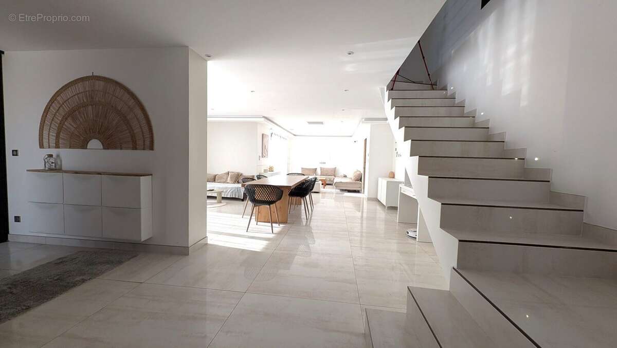 Maison à MORIERES-LES-AVIGNON