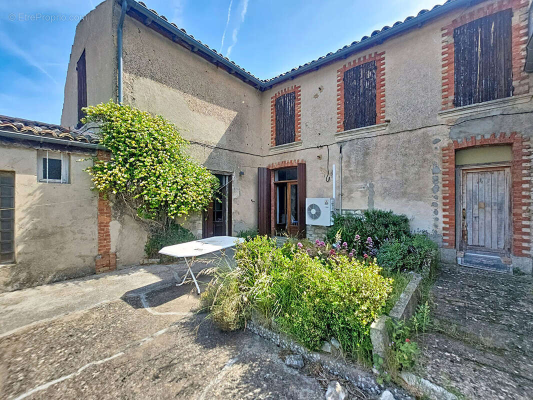 Maison de Maître à Sault, 10 pièces, 246m² avec terrasse - photo 2