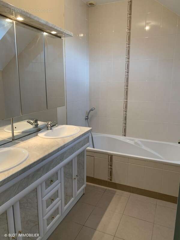 Maison à SAINT-GILLES