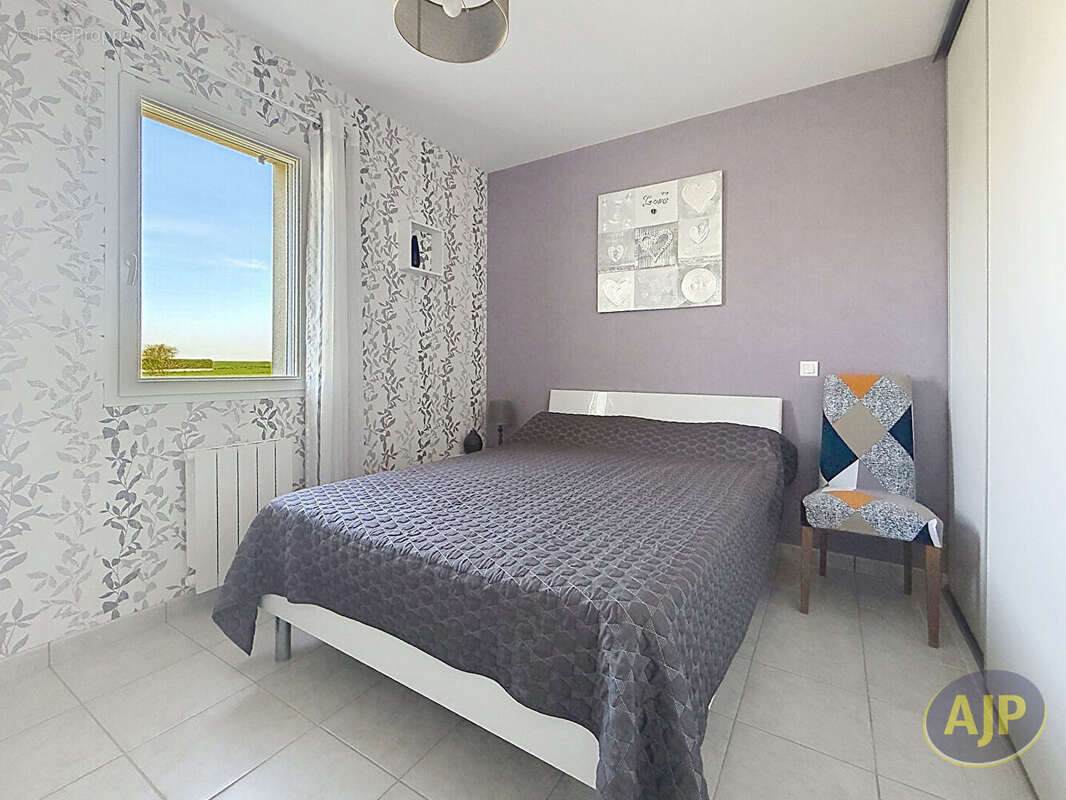 Maison Longeville Sur Mer , 3 chambres, 99 m2 environ, garage piscine proche mer. - photo 10