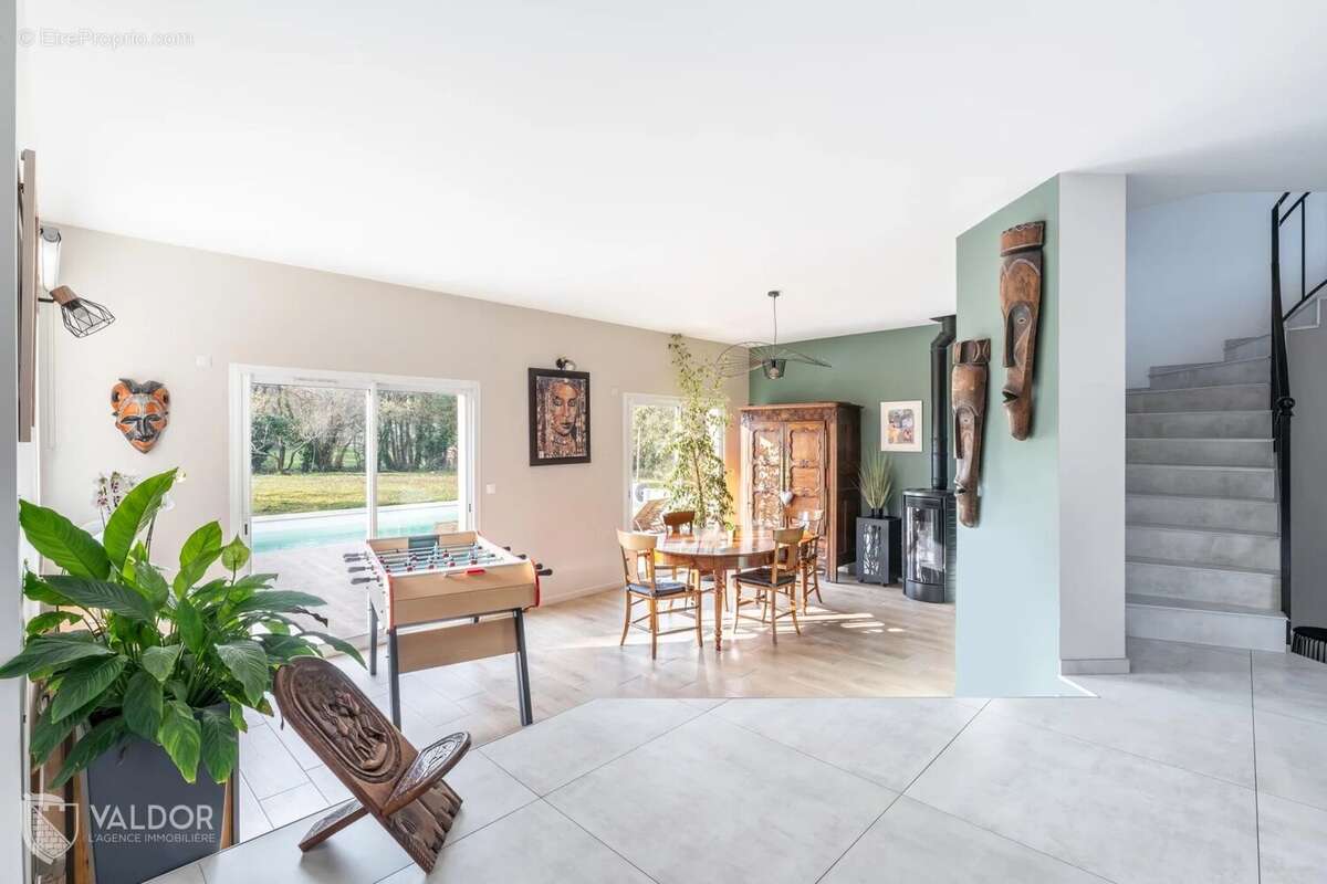 Maison à LACHASSAGNE