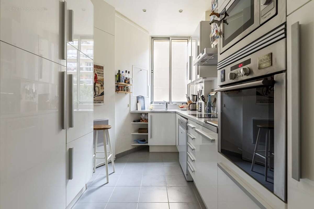 Appartement à PARIS-17E