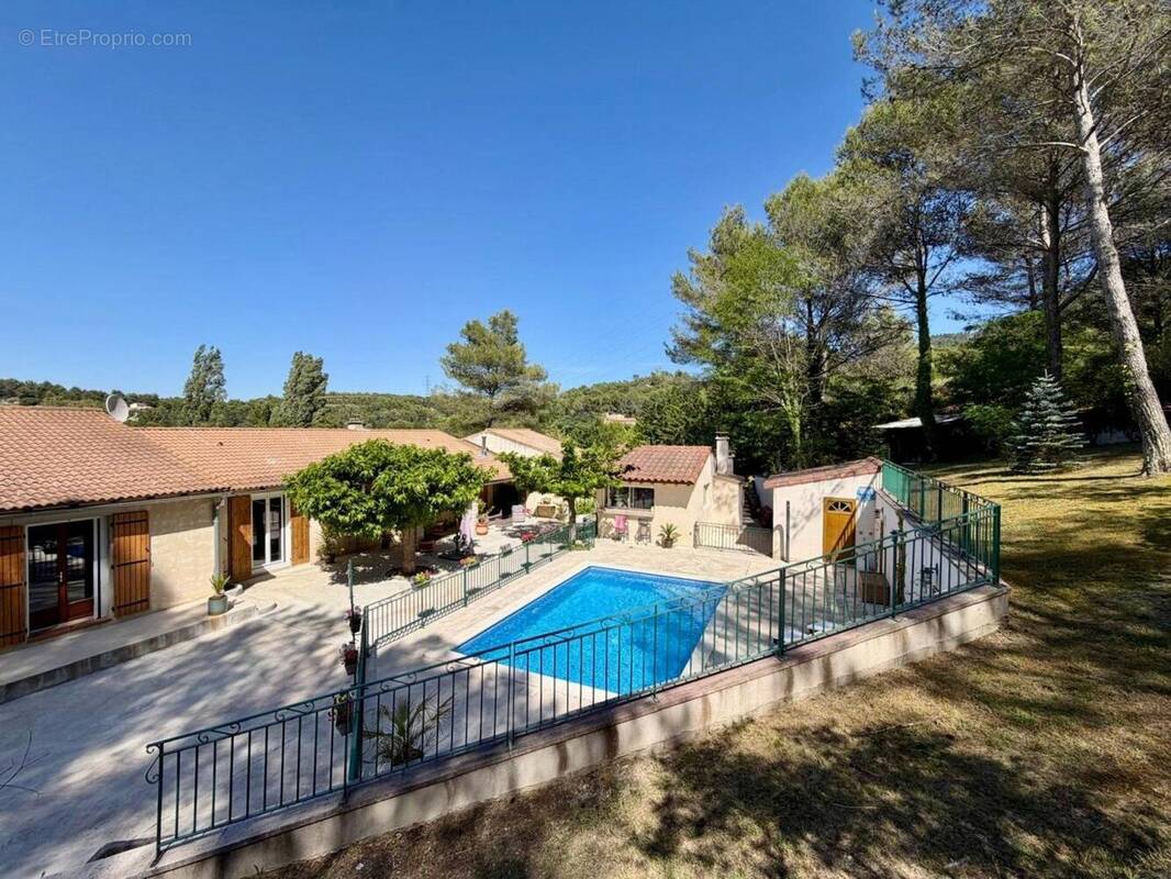 Photo 1 - Maison à SIMIANE-COLLONGUE
