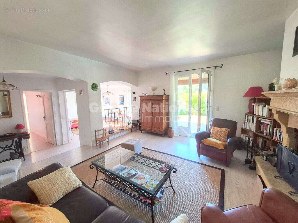 Maison à GREOUX-LES-BAINS