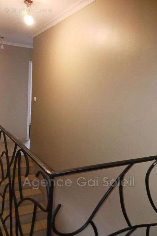 Maison à NISSAN-LEZ-ENSERUNE